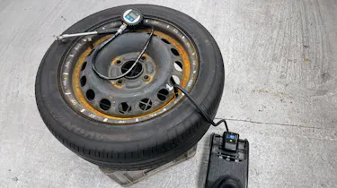 Best car tyre foot pumps - header image