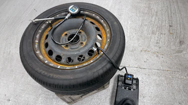 Best car tyre foot pumps - header image
