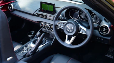 Car Hunter - Mazda MX-5 interior