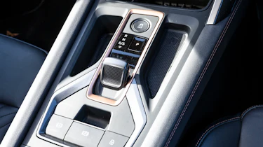 Cupra Leon ST VZ2 - gear selector