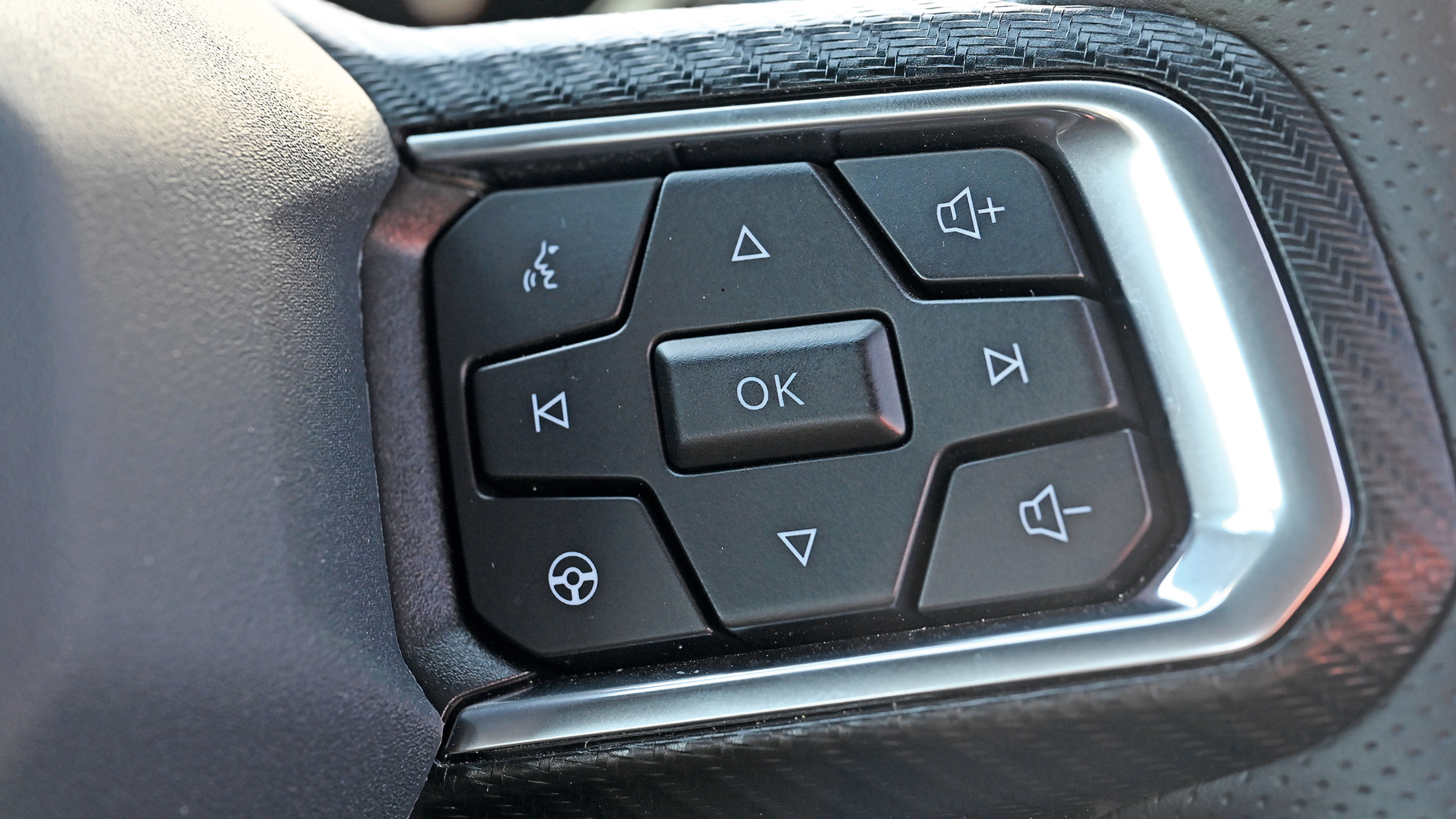 Ford Mustang steering wheel controls