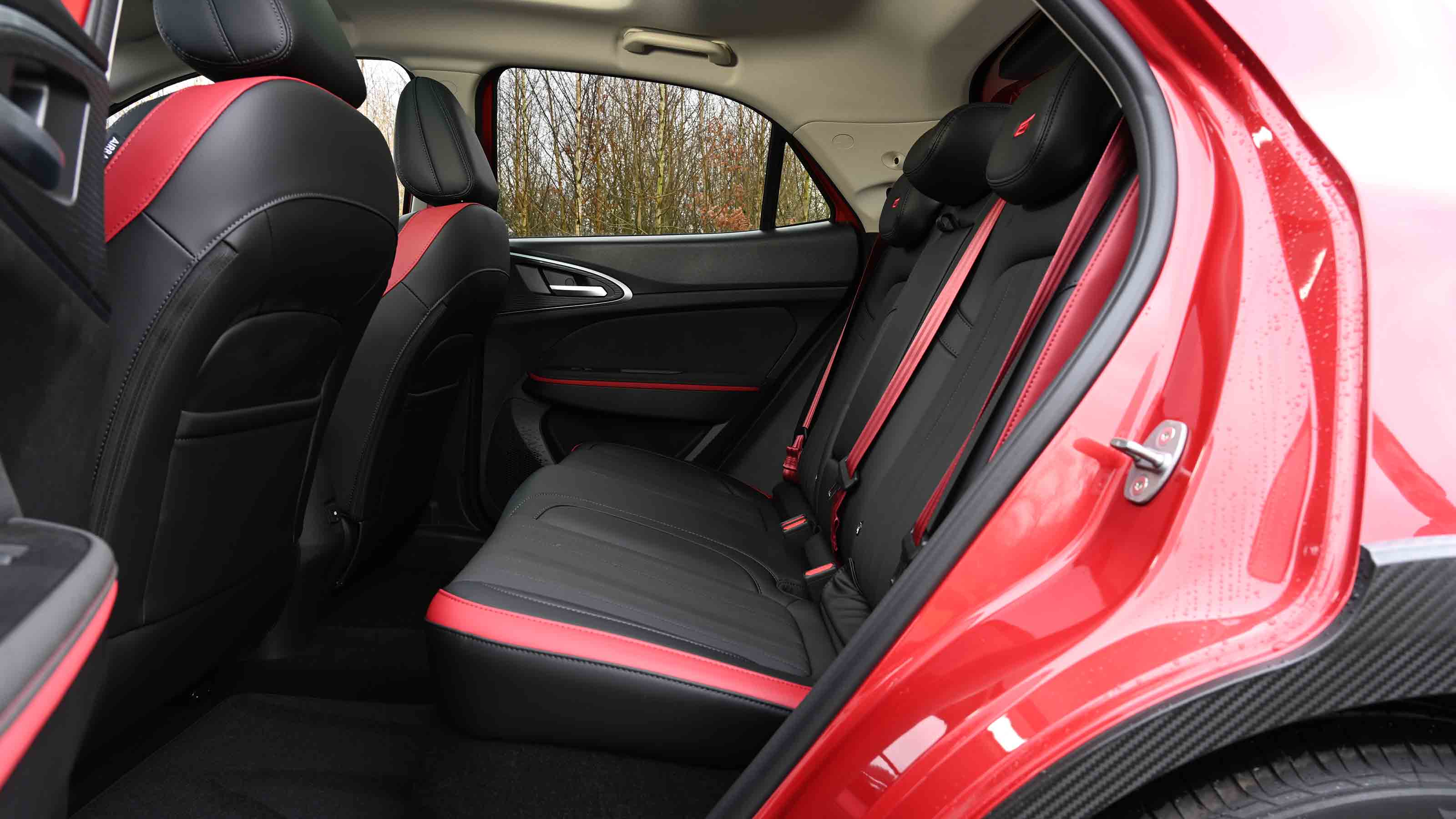 Ora 03 GT - rear seats