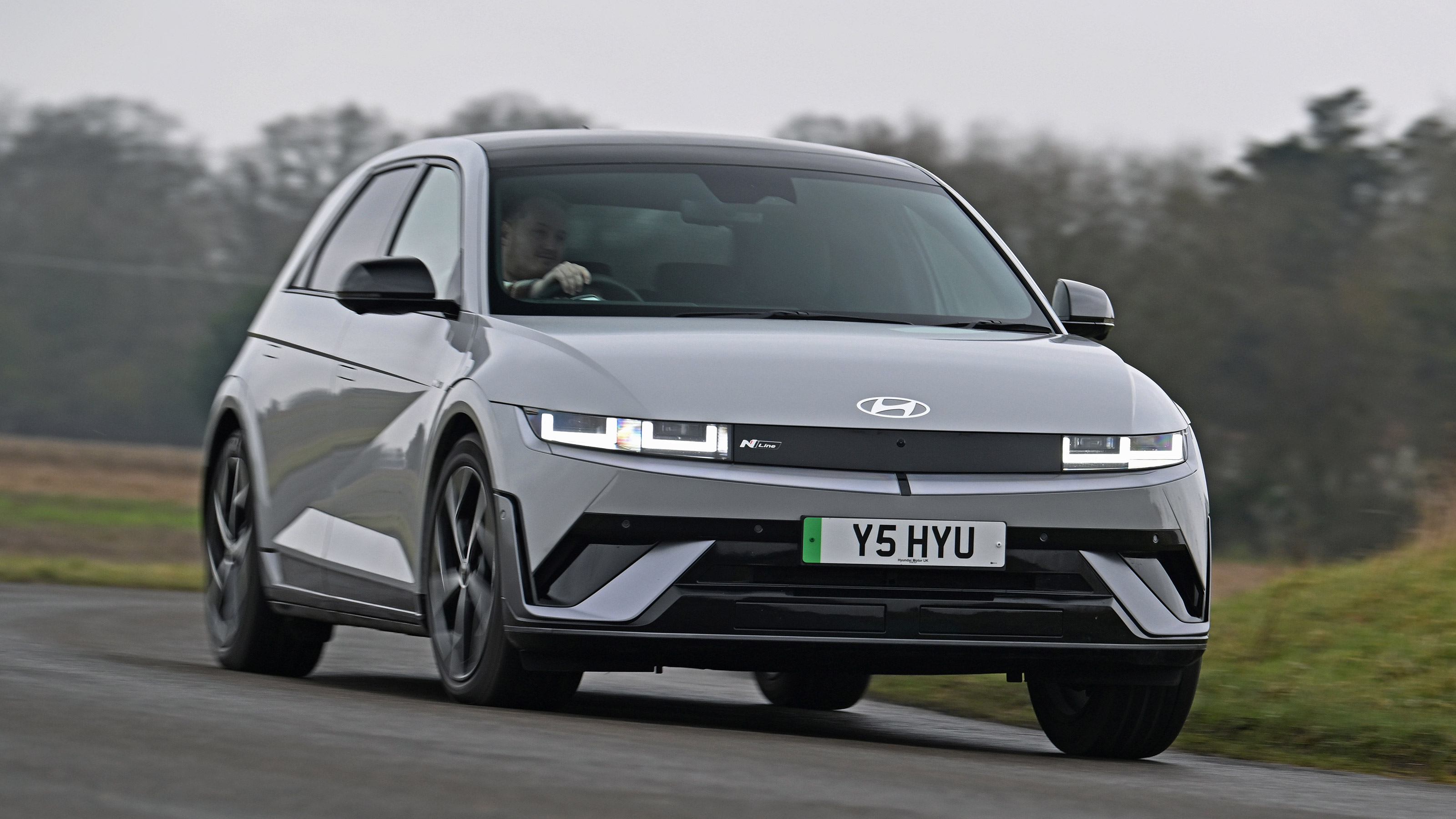 Hyundai Ioniq 5 N Line S - front cornering