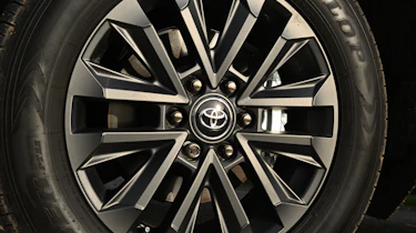 Toyota Land Cruiser - wheel