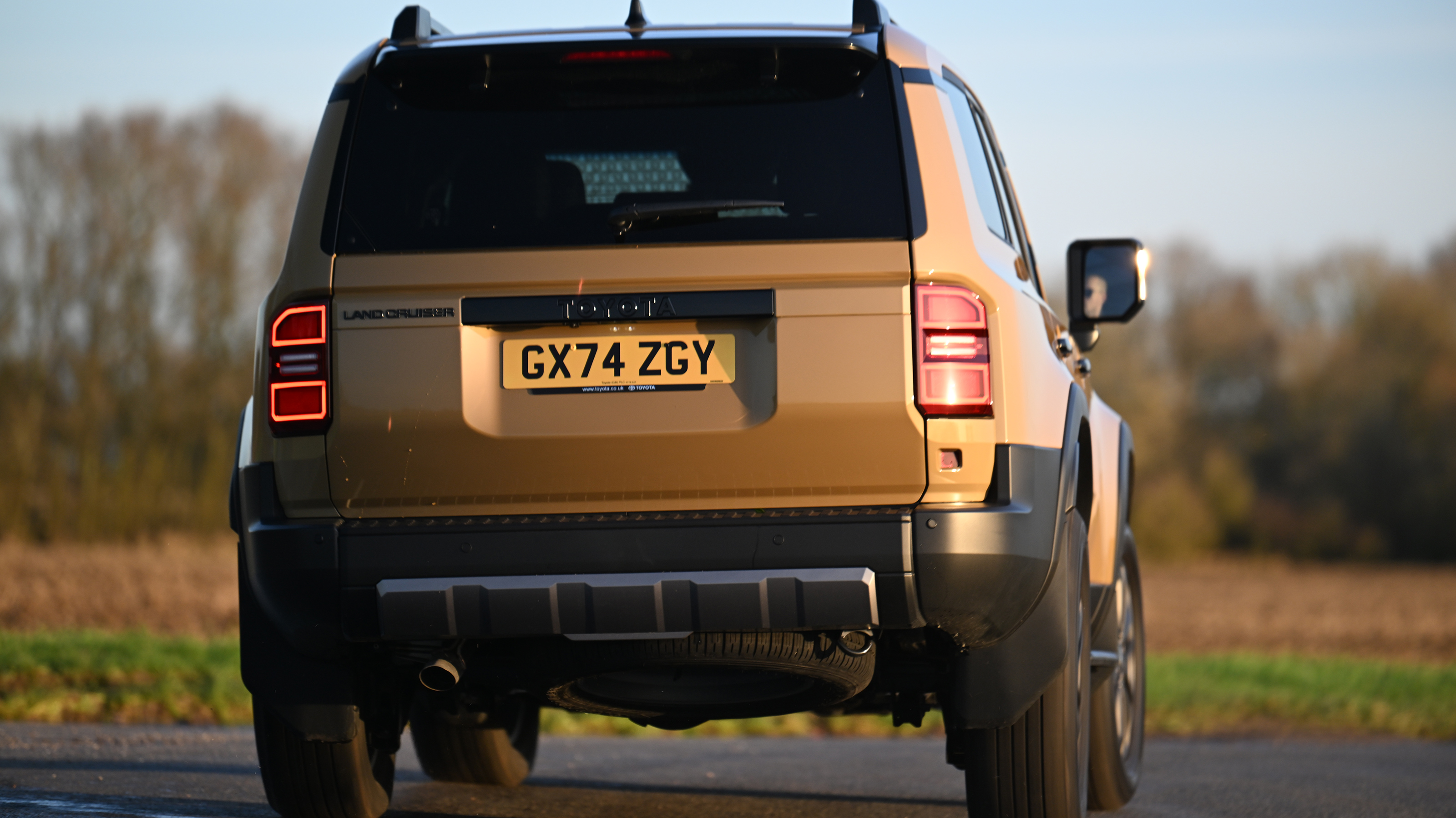 Toyota Land Cruiser - rear cornering