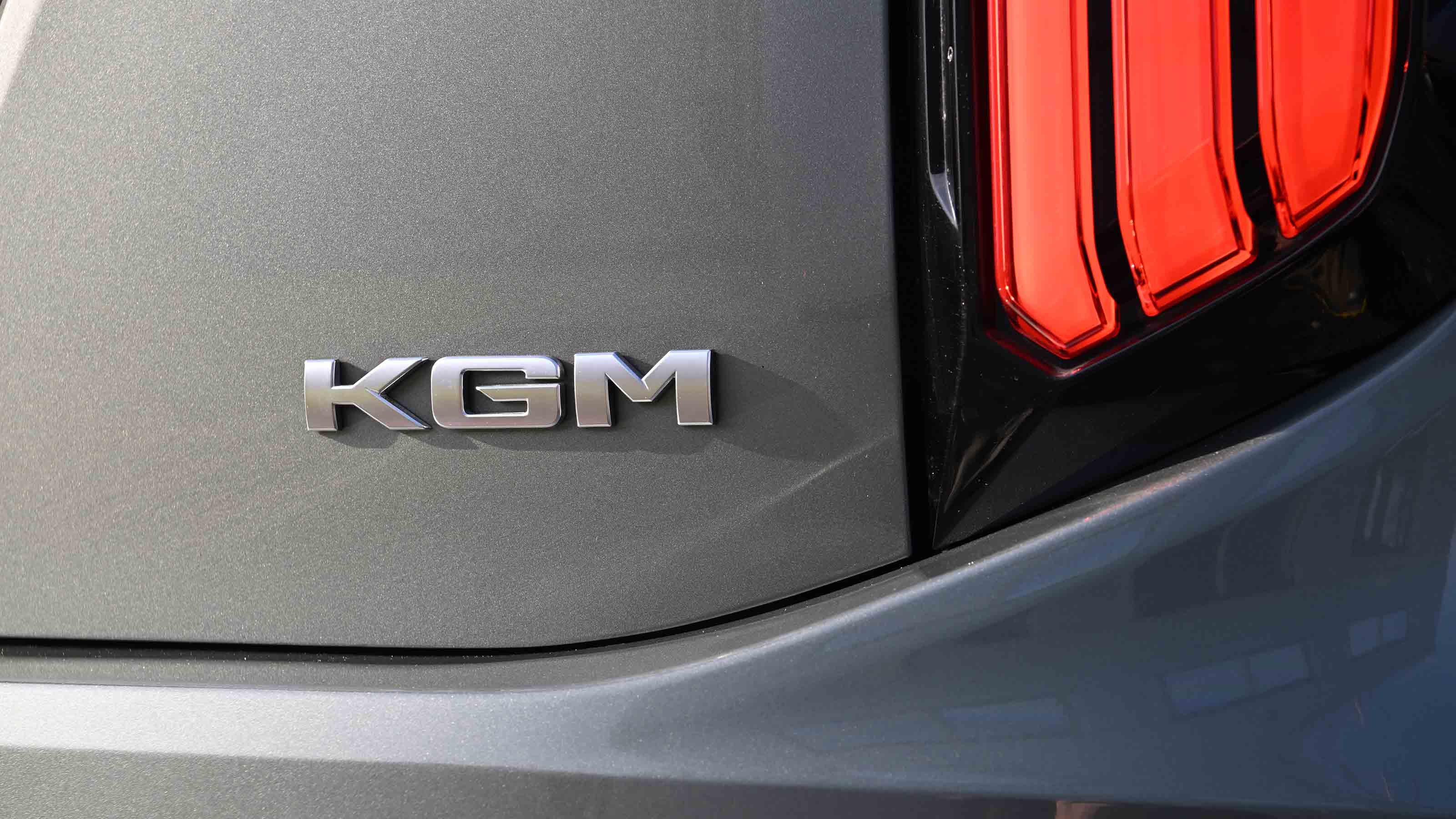 KGM Torres EVX - 'KGM' badge