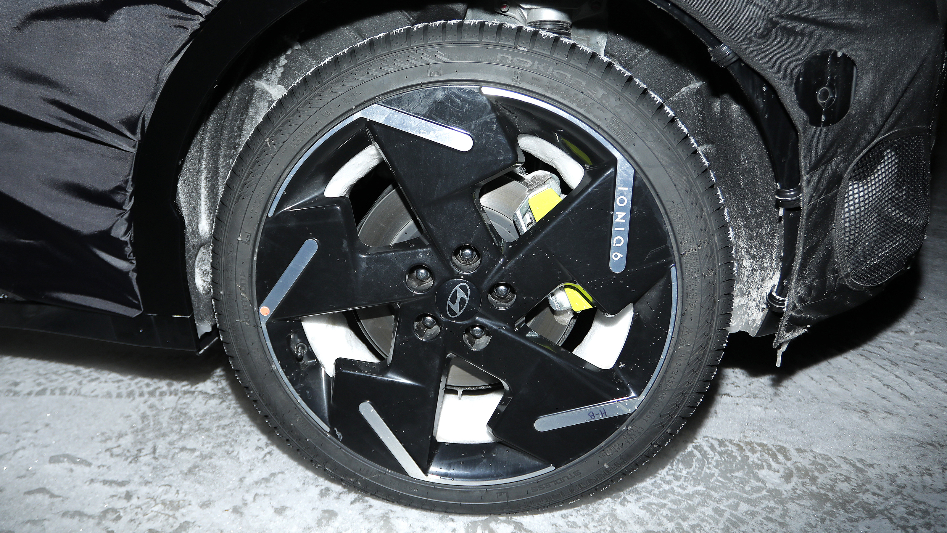 Kia EV3 GT prototype - wheel