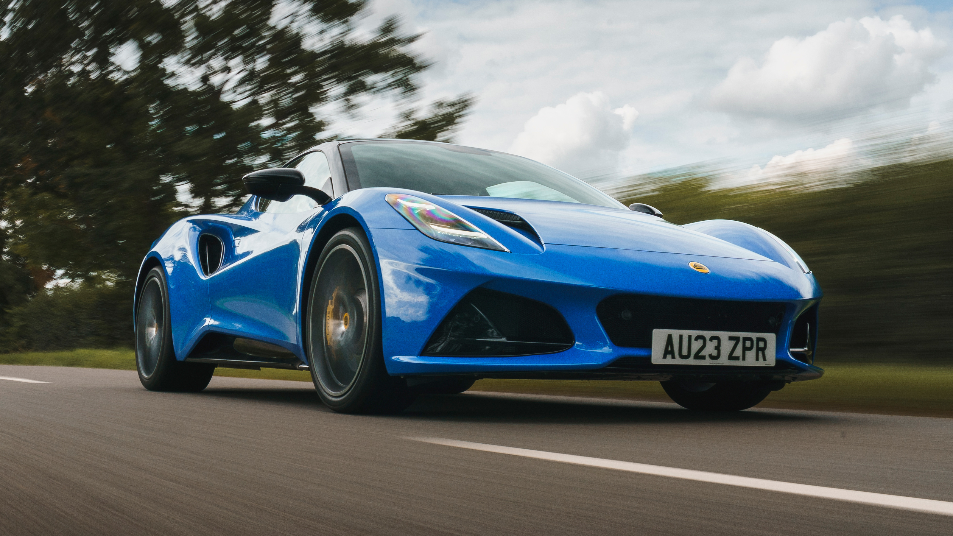 Lotus Emira - front tracking