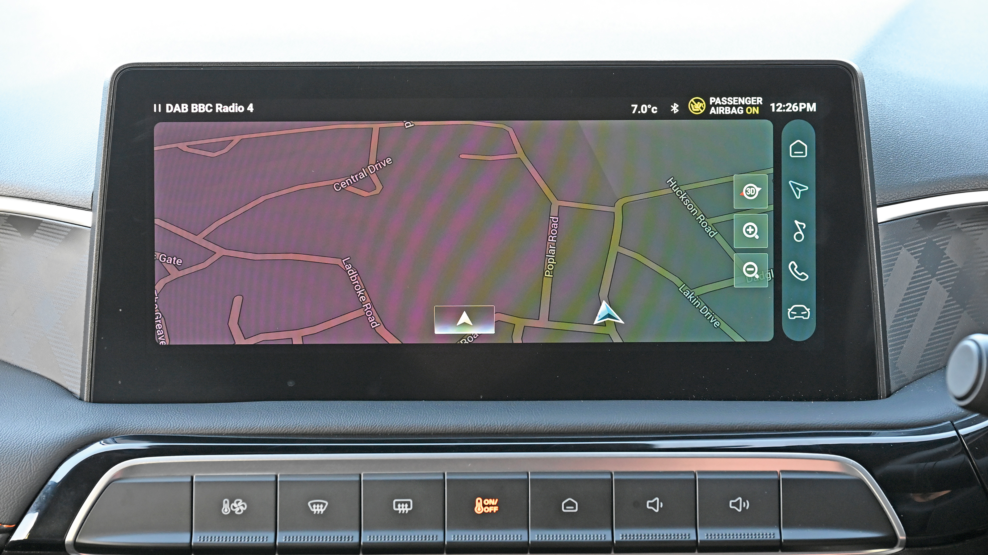 MG3 touchscreen displaying navigation