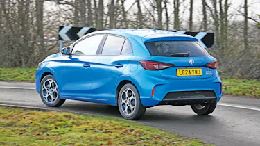 MG3 - rear cornering