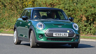MINI Electric - front cornering