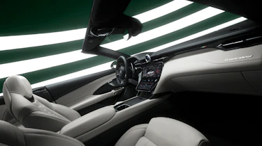 Maserati GranCabrio 490-CV - drivers side interior