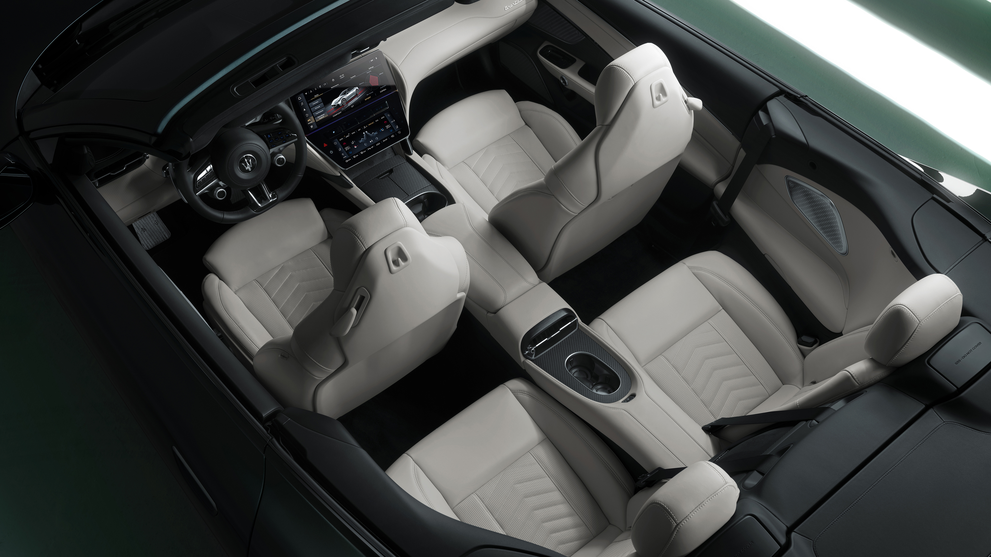 Maserati GranCabrio 490-CV - interior from above 