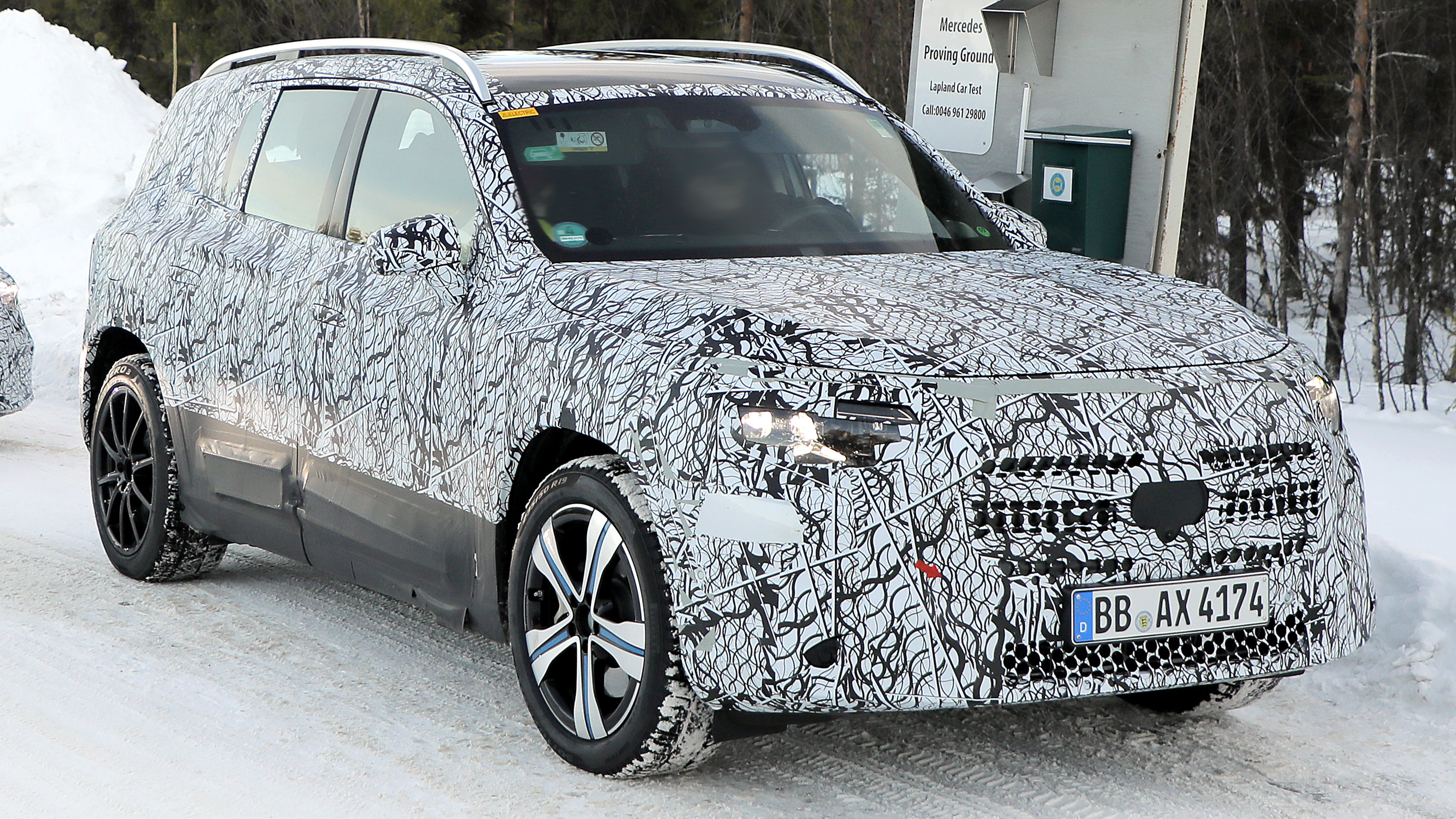 Mercedes GLB spy shot - static front 3/4
