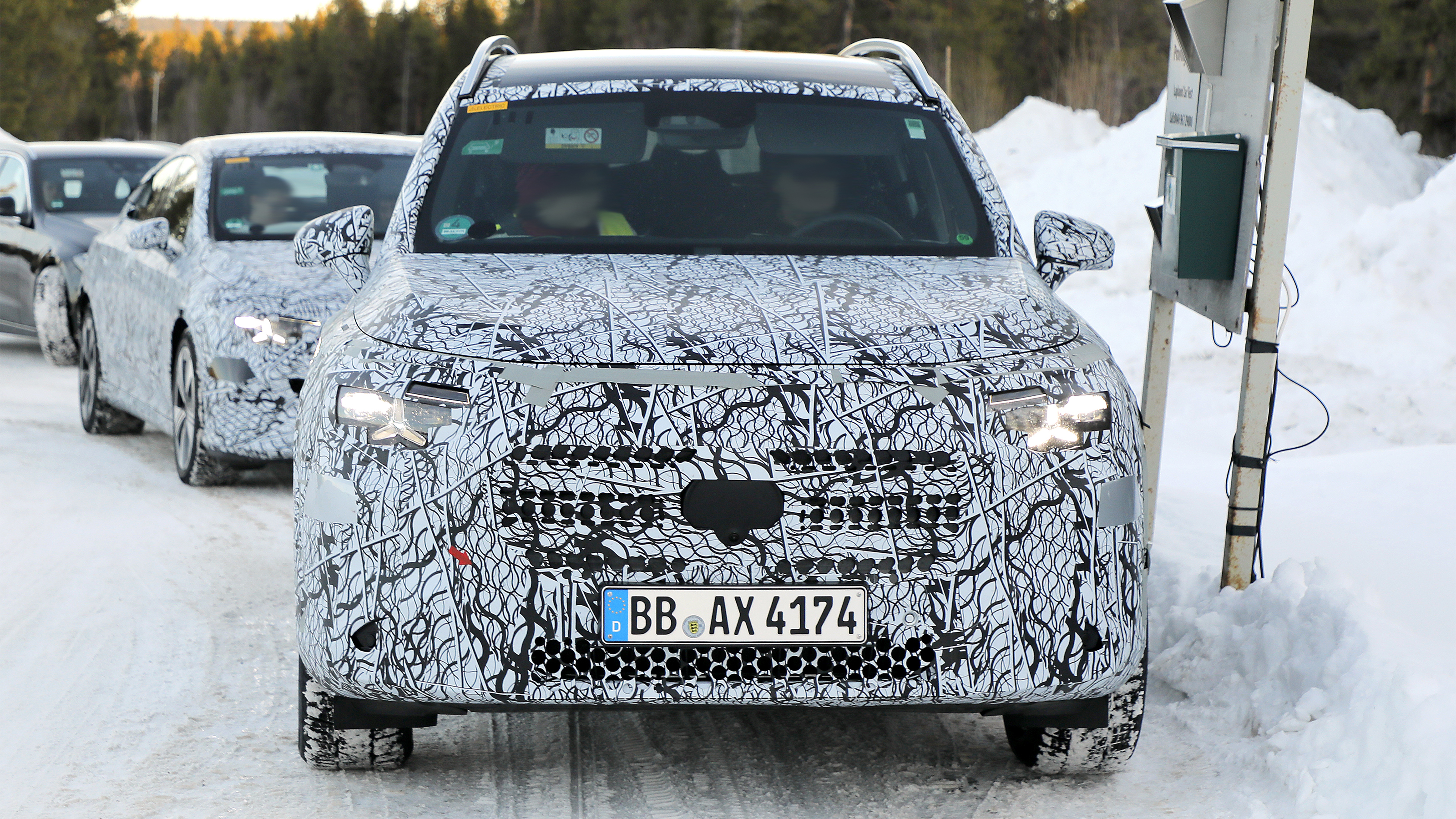 Mercedes GLB spy shot - front end