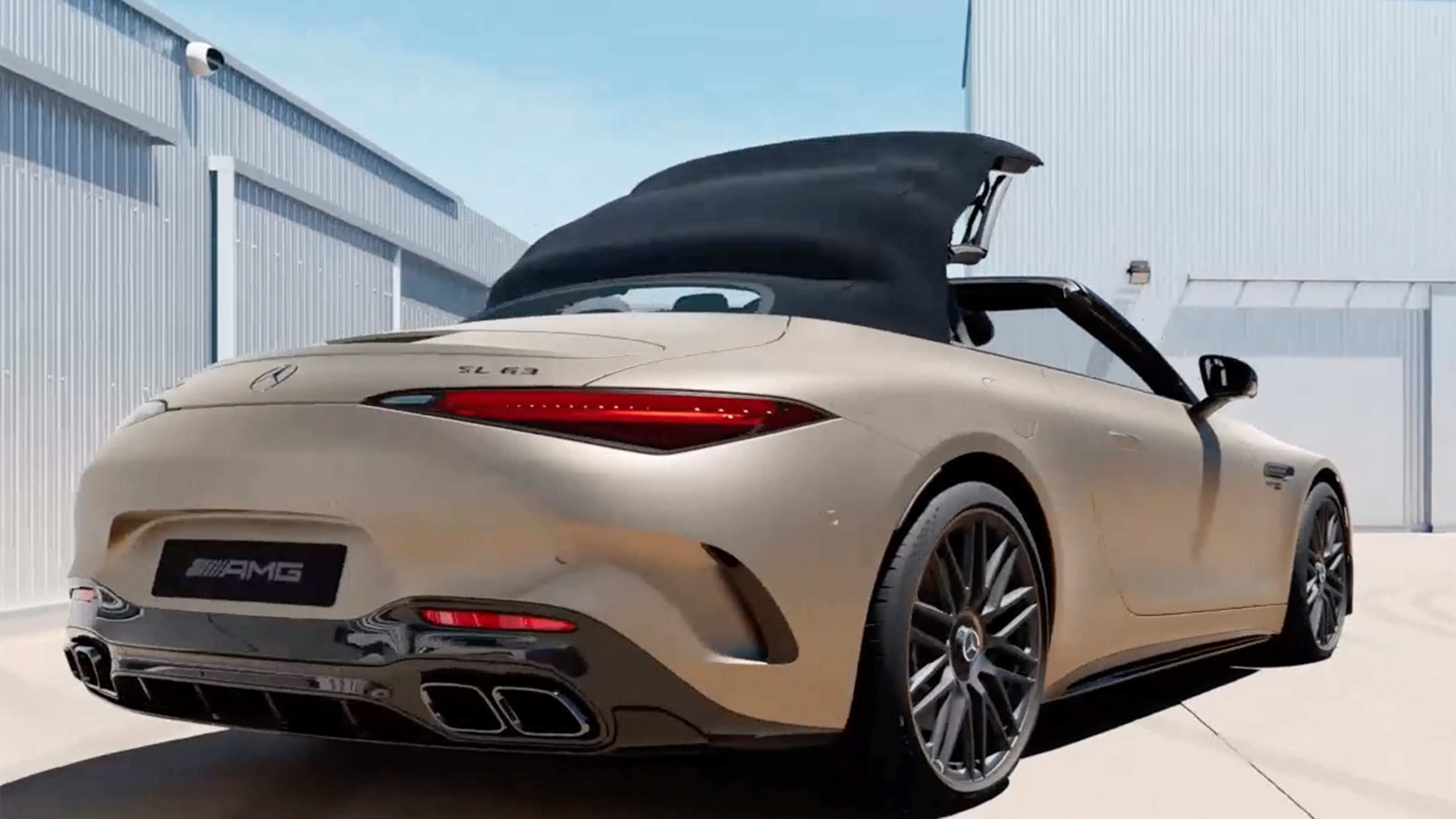 Mercedes-AMG SL Golden Coast - rear 