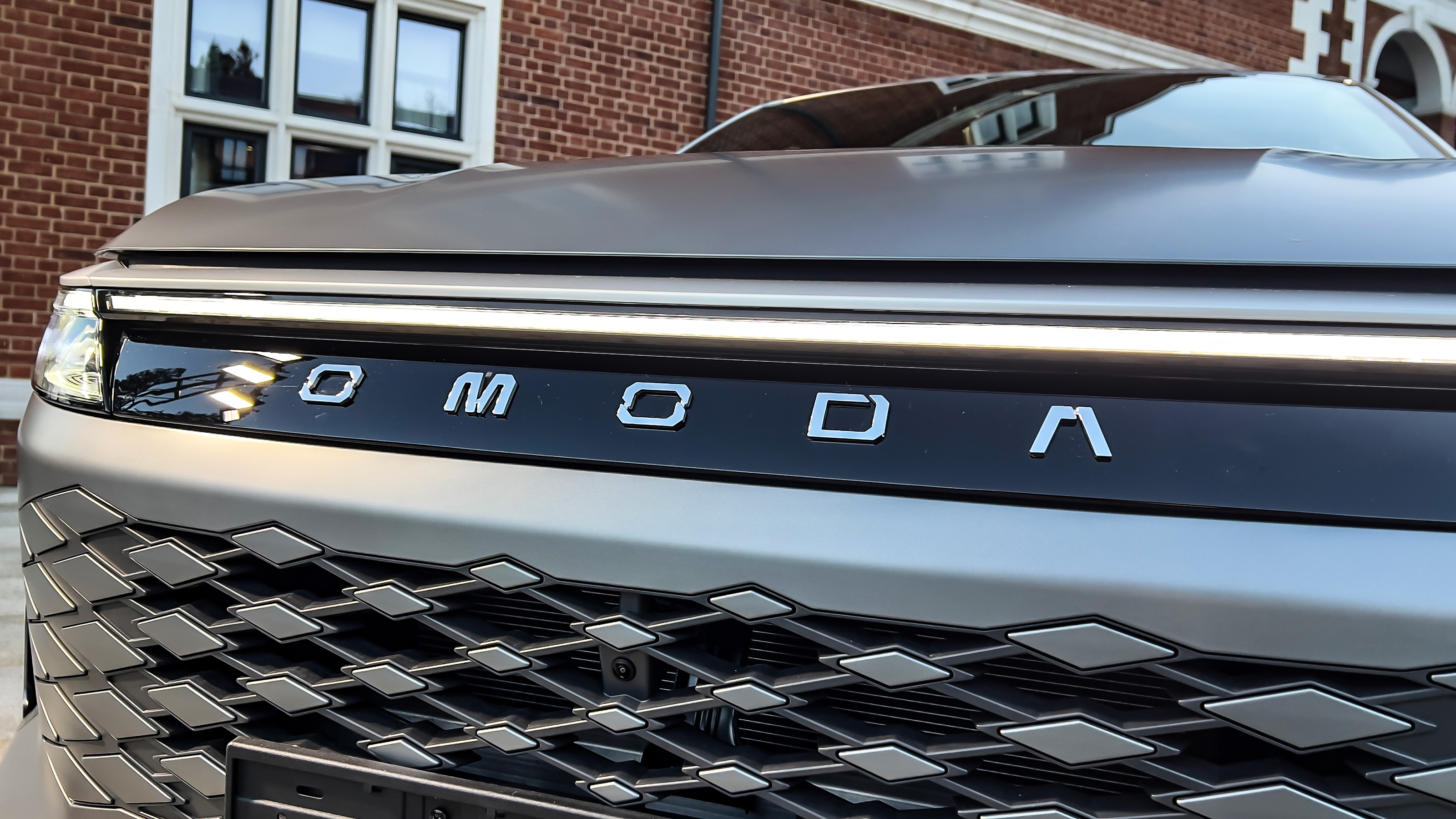 New Omoda 9 Ellis Hyde - Omoda badge