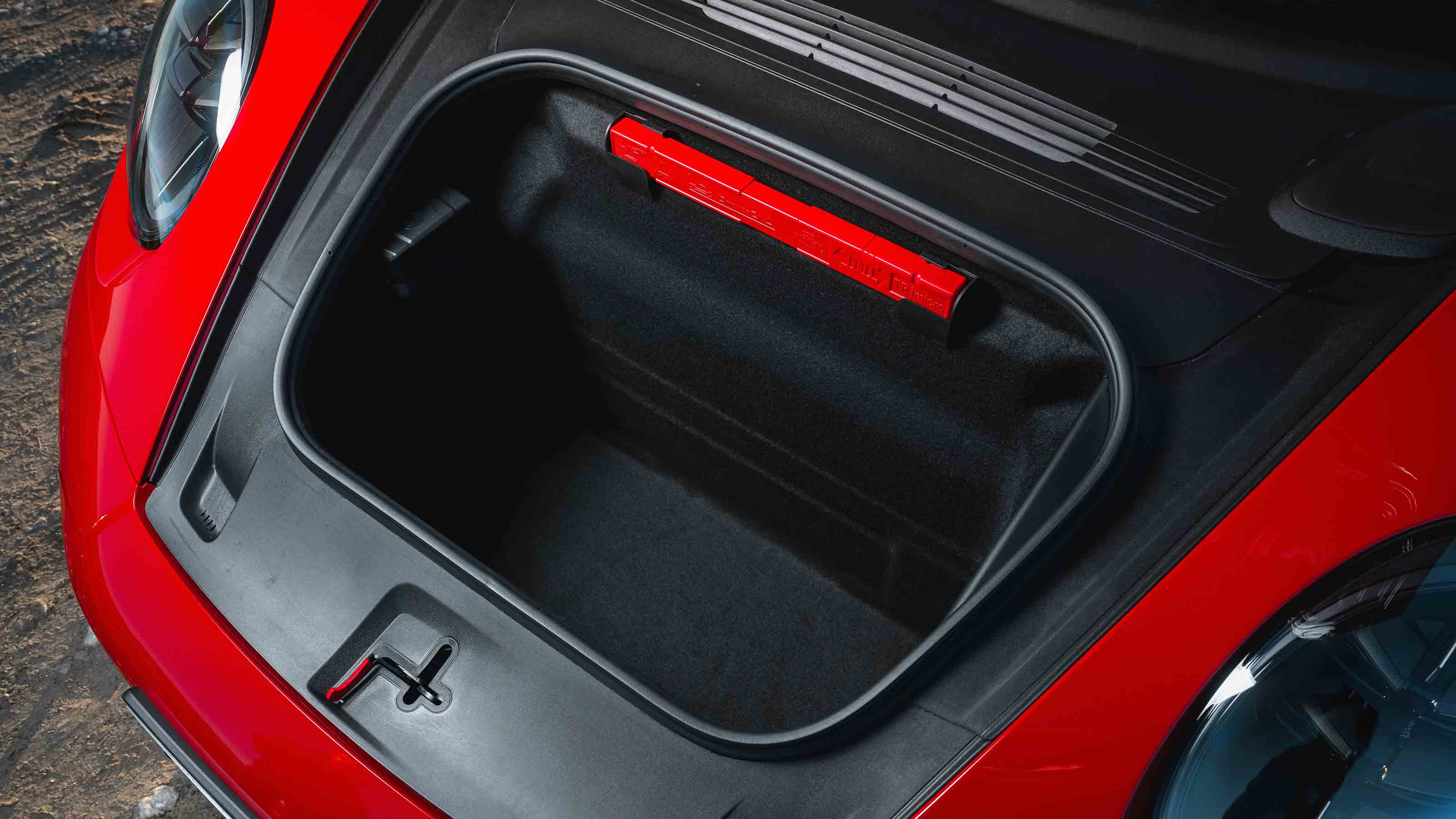 Porsche 911 Cabriolet - boot