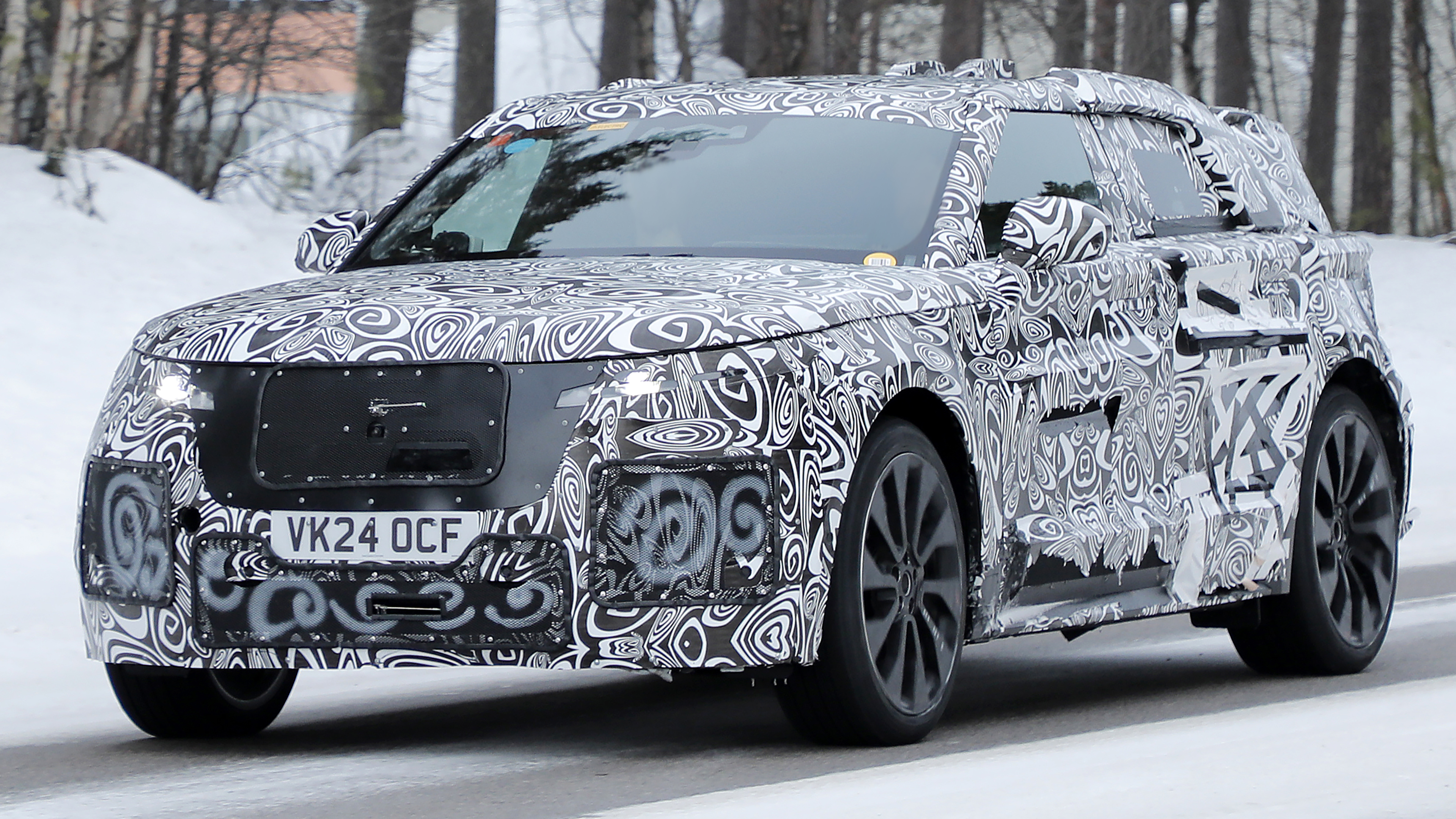 Range Rover Velar EV - front 3/4