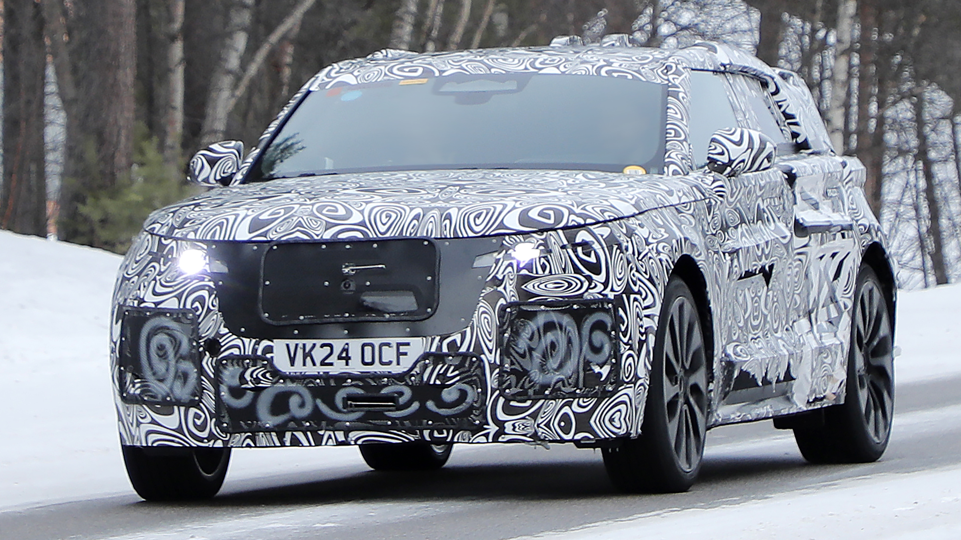 Range Rover Velar EV - front tracking