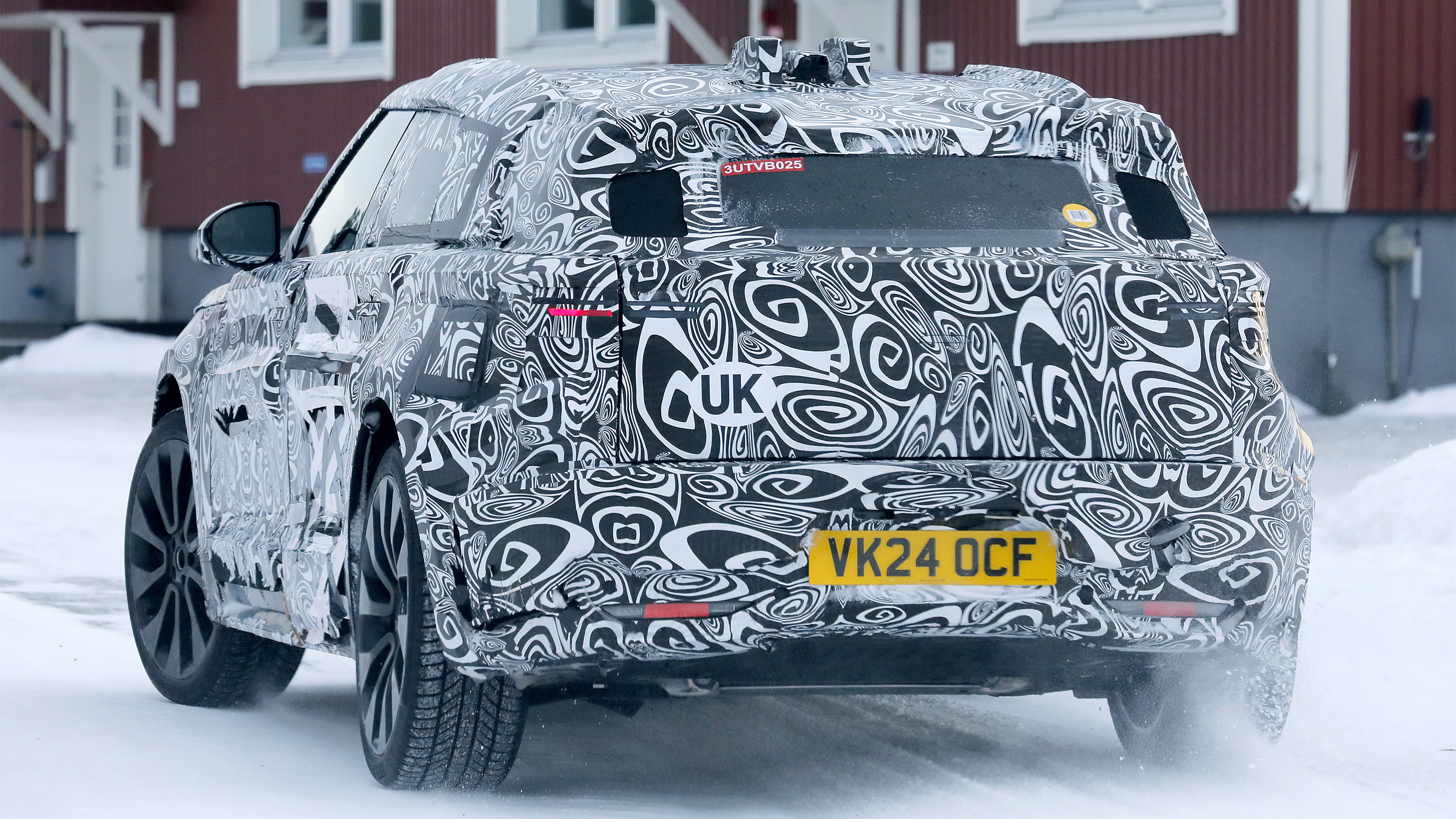 Range Rover Velar EV - rear tracking