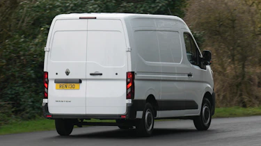 Renault Master - rear cornering