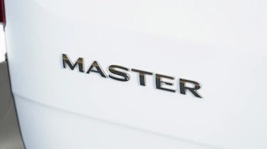 Renault Master - Master badge