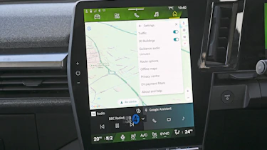 Renault Scenic touchscreen displaying navigation settings