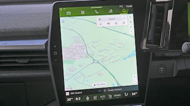 Renault Scenic touchscreen displaying navigation