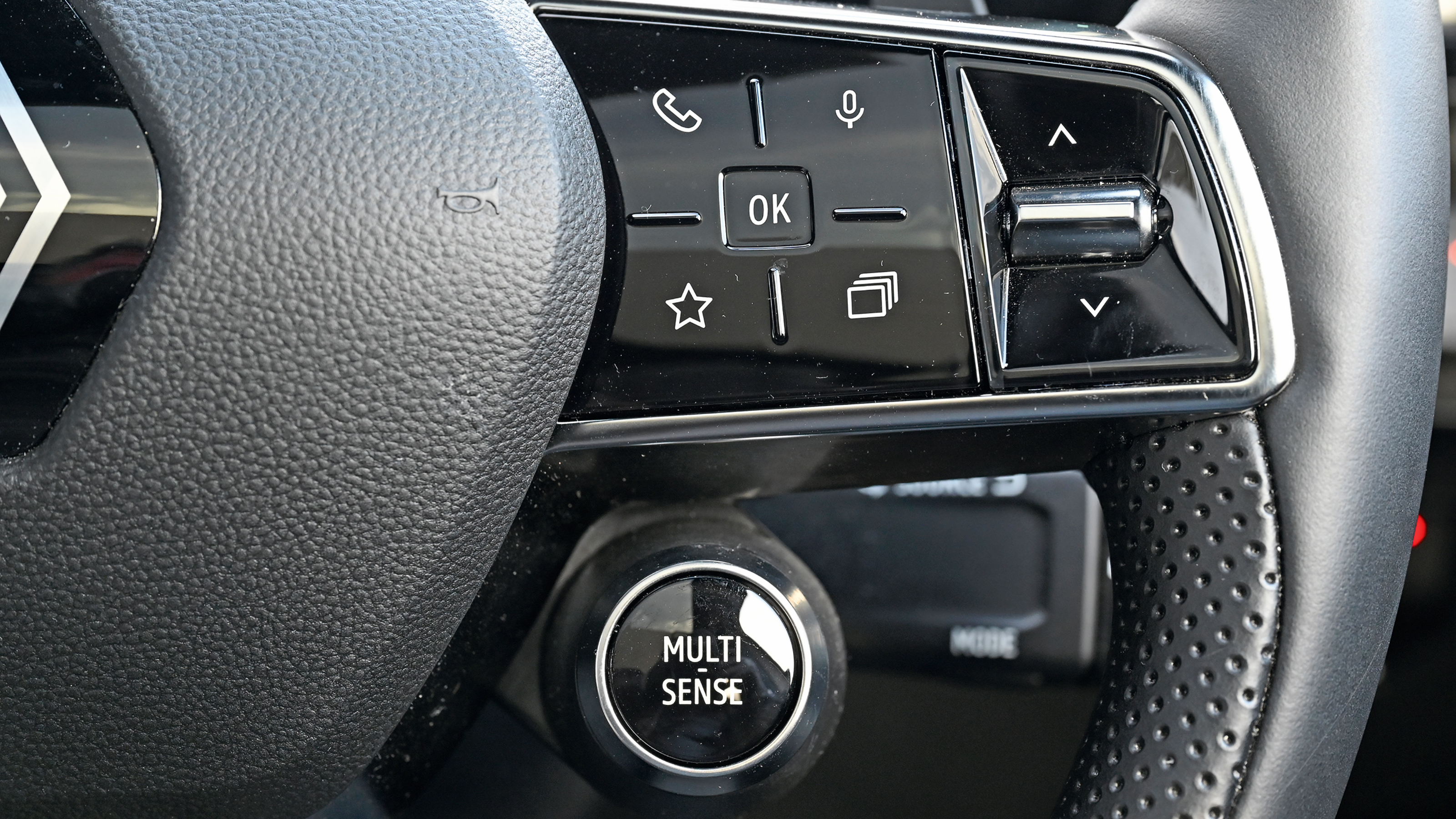 Renault Scenic - steering wheel controls