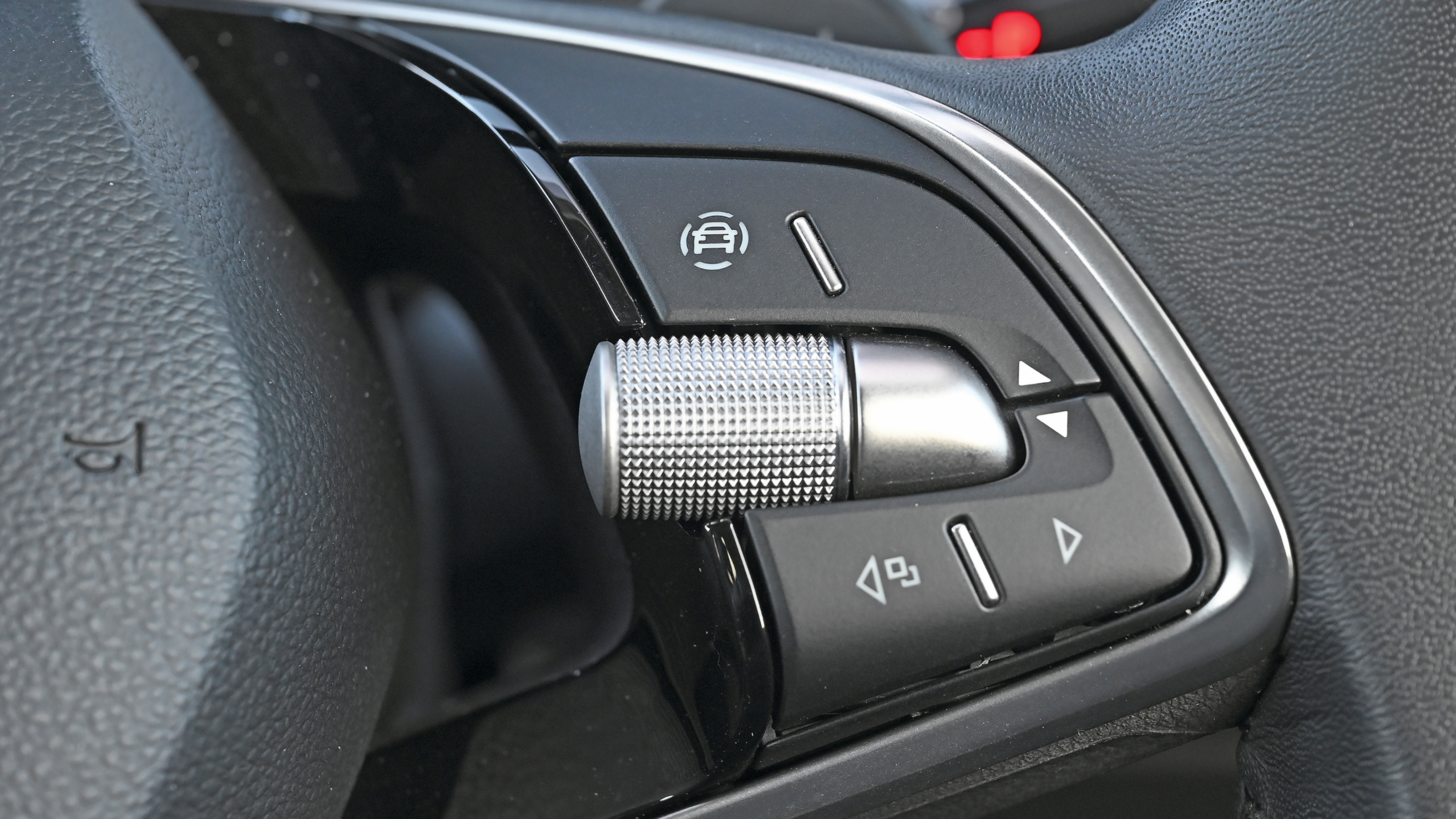 Skoda Superb - steering wheel controls