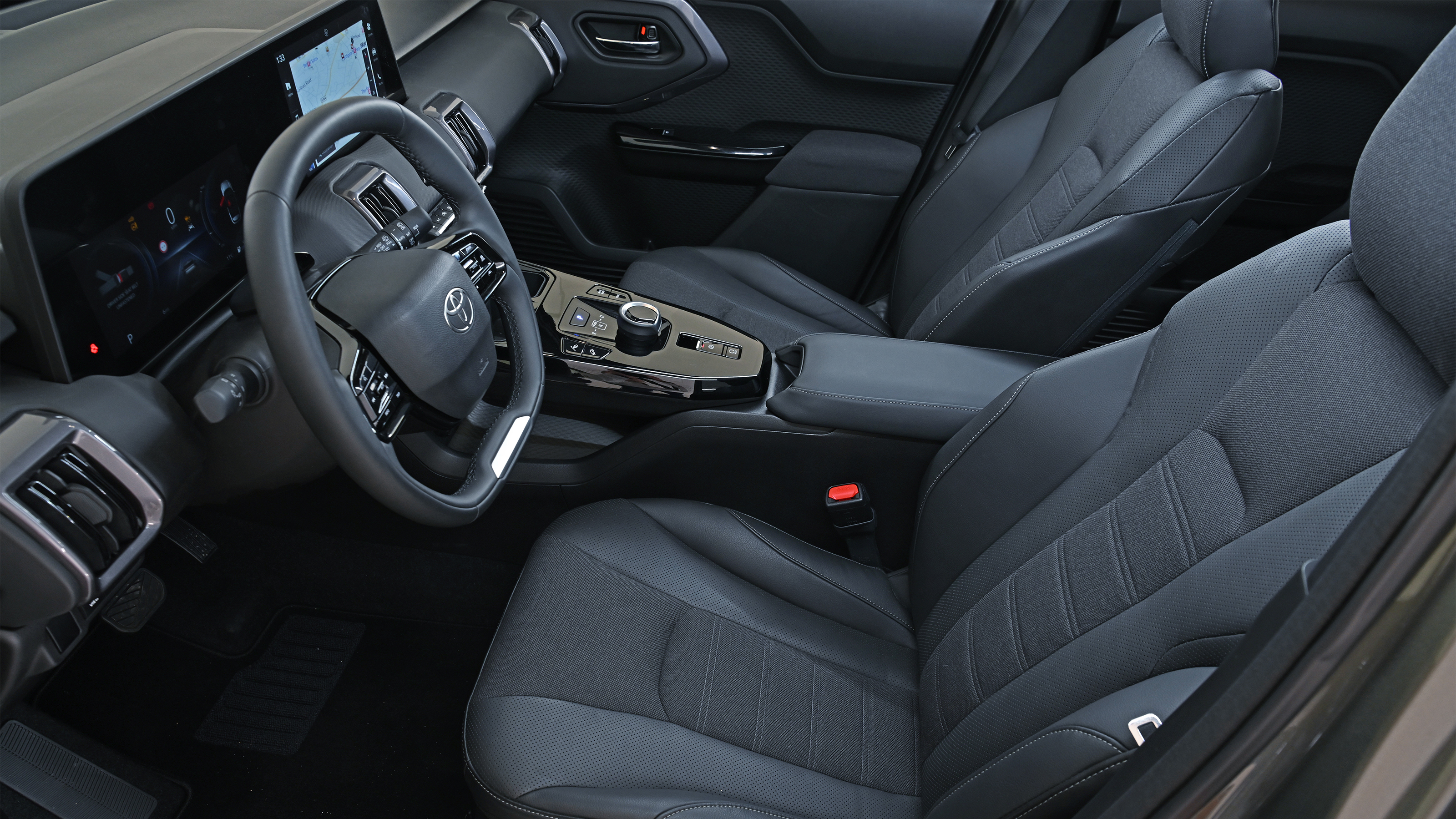 Toyota Urban Cruiser - interior from door