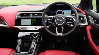 Jaguar I-Pace - dashboard