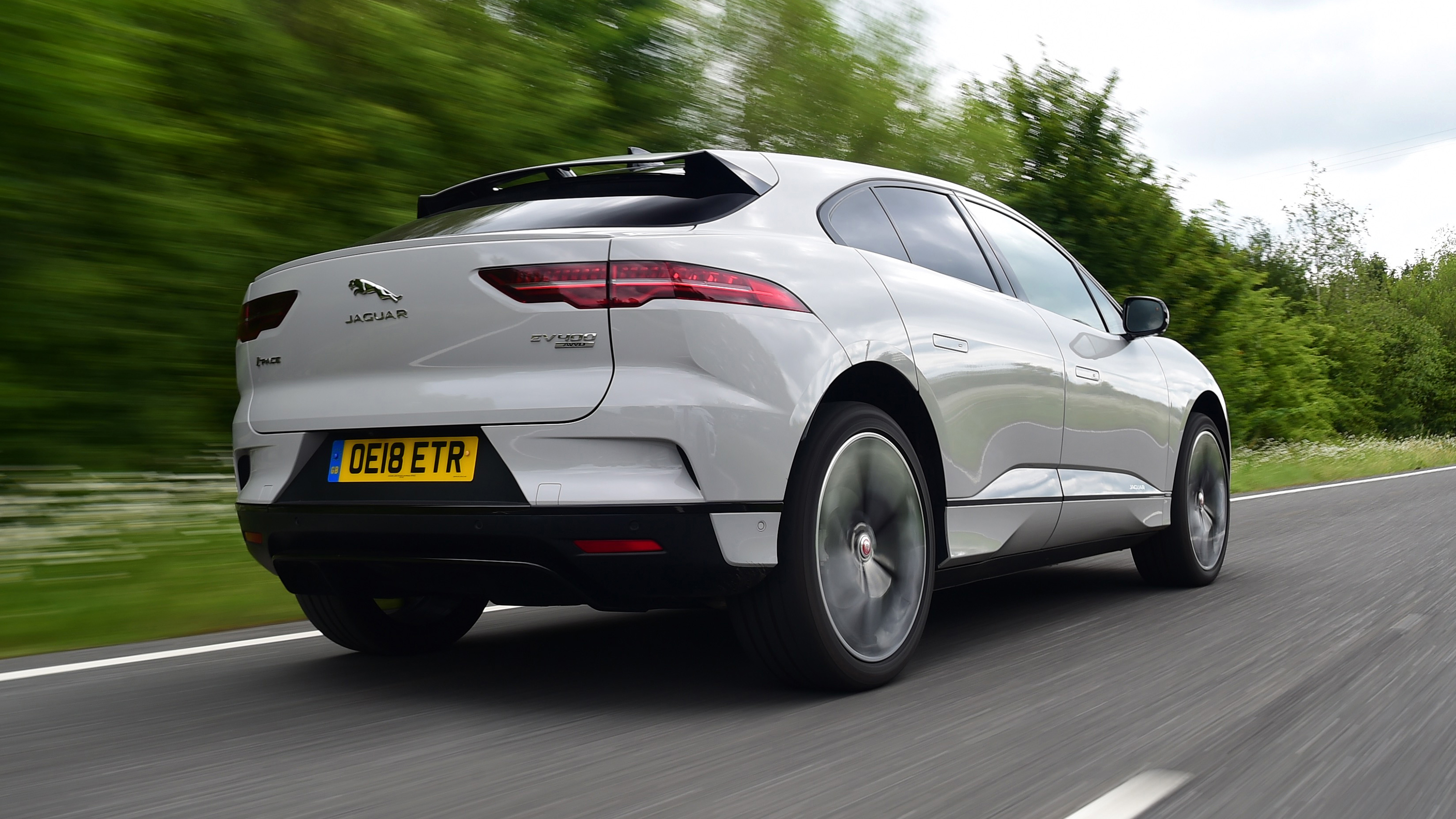 Jaguar I-Pace - rear tracking