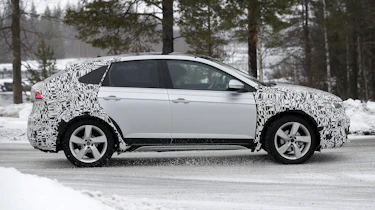 Volkswagen Taigo (camouflaged) - side