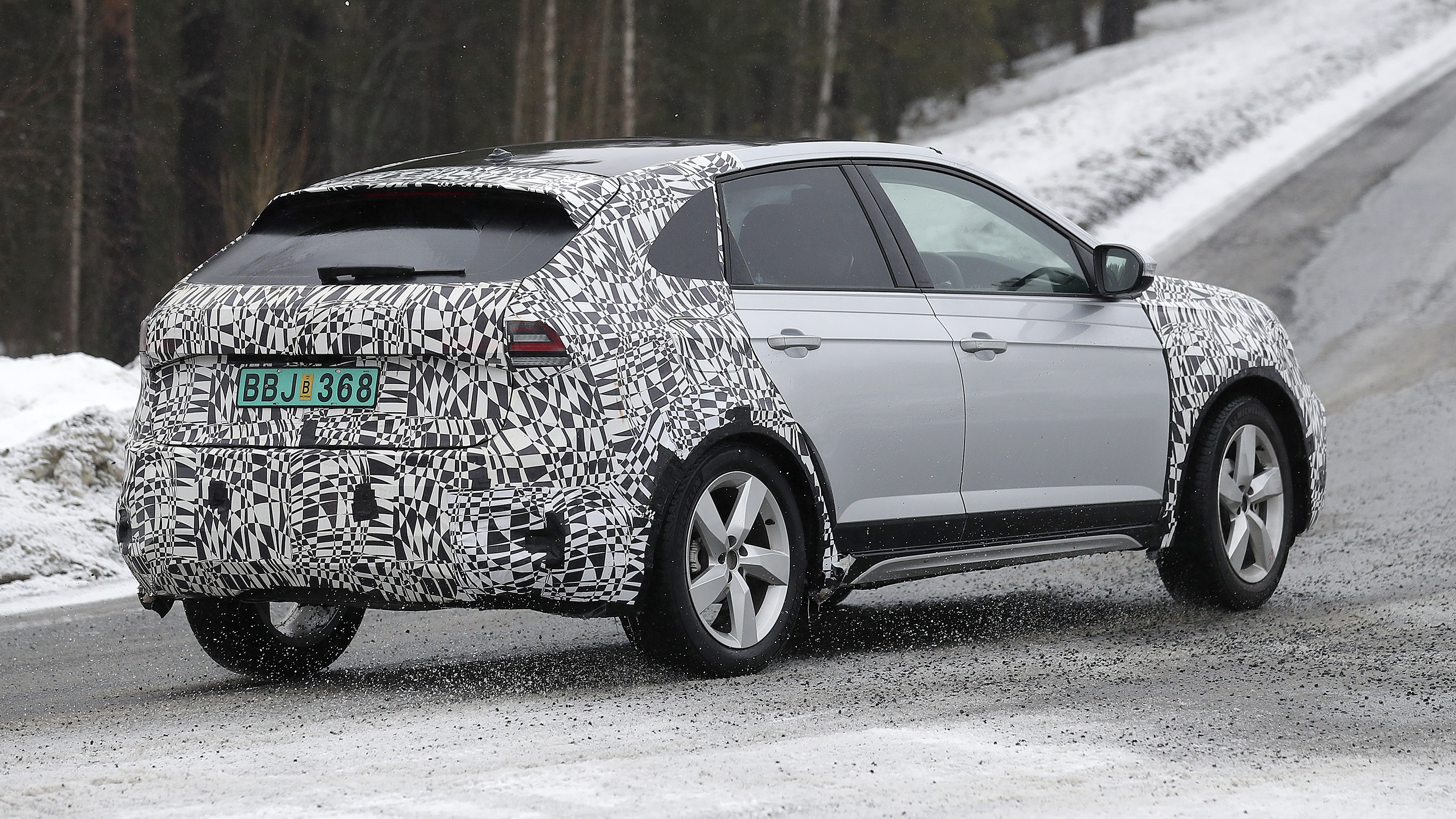 Volkswagen Taigo (camouflaged) - rear cornering