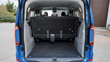 Volkswagen Transporter e-Shuttle - boot