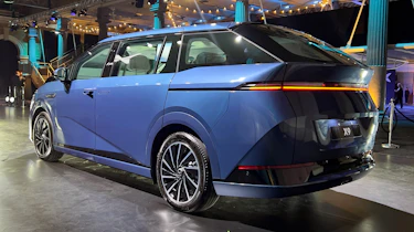 XPeng X9 - rear static