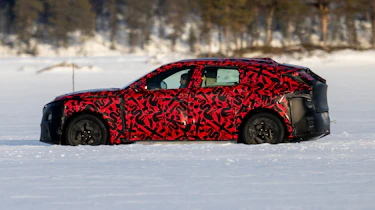 Alfa Romeo Stelvio (camouflaged) - side action
