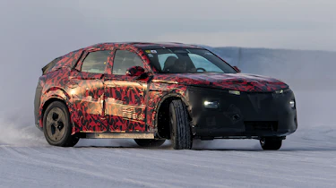 Alfa Romeo Stelvio (camouflaged) - front drifting