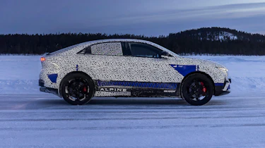 Alpine A390 - side action