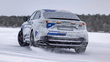 Alpine A390 - rear action
