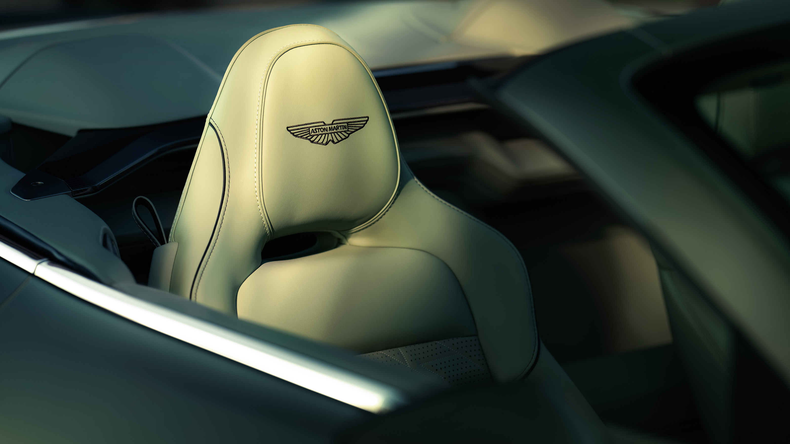 Aston Martin Vanquish Volante - seat