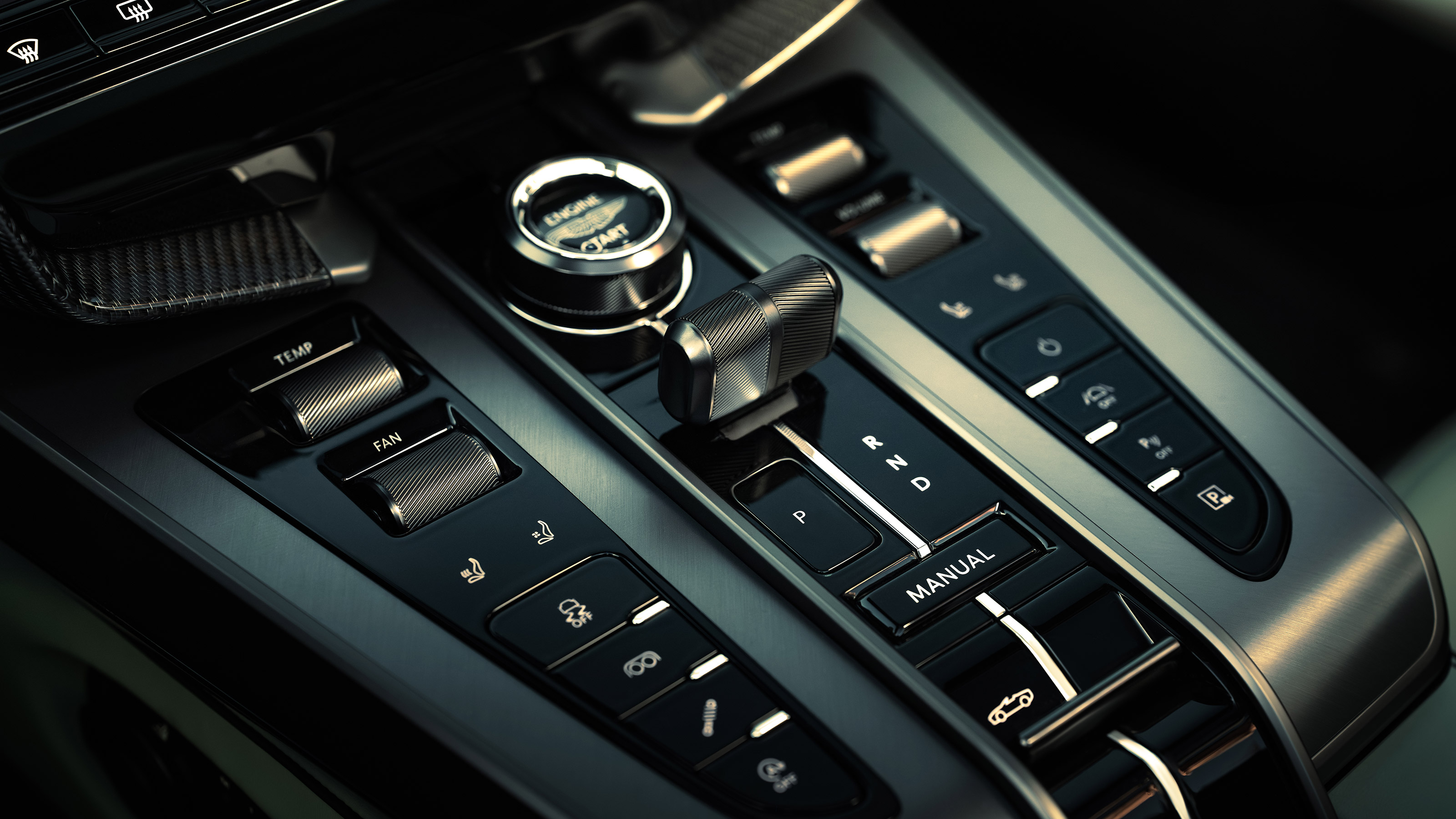 Aston Martin Vanquish Volante - interior