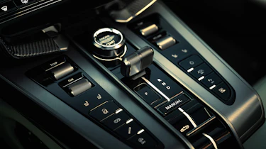 Aston Martin Vanquish Volante - interior