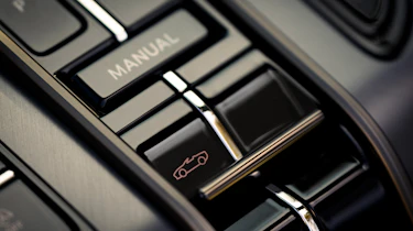 Aston Martin Vanquish Volante - detail