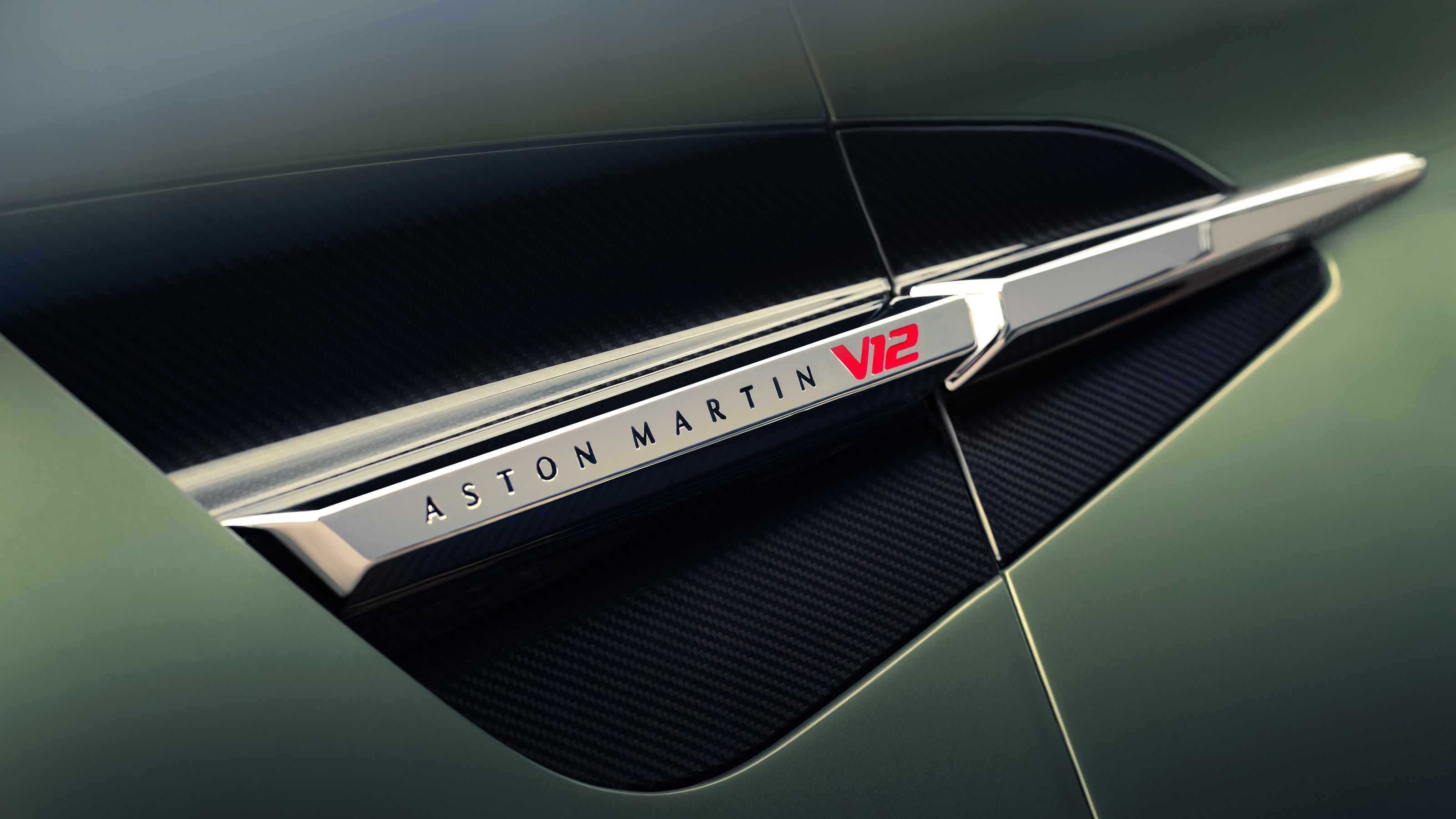 Aston Martin Vanquish Volante - V12 badge