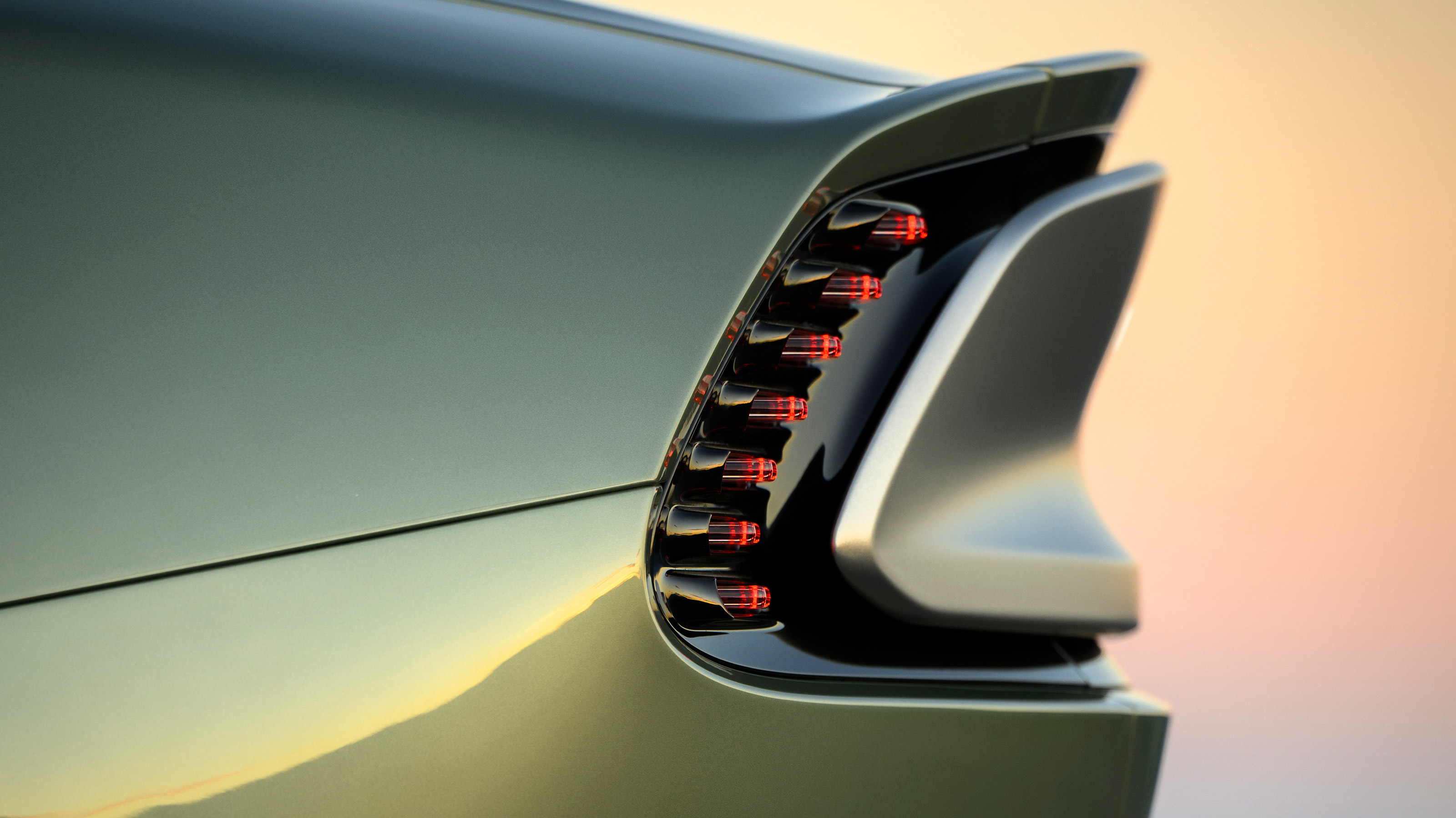 Aston Martin Vanquish Volante - rear detail