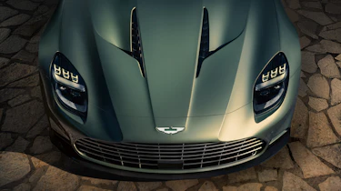 Aston Martin Vanquish Volante - bonnet