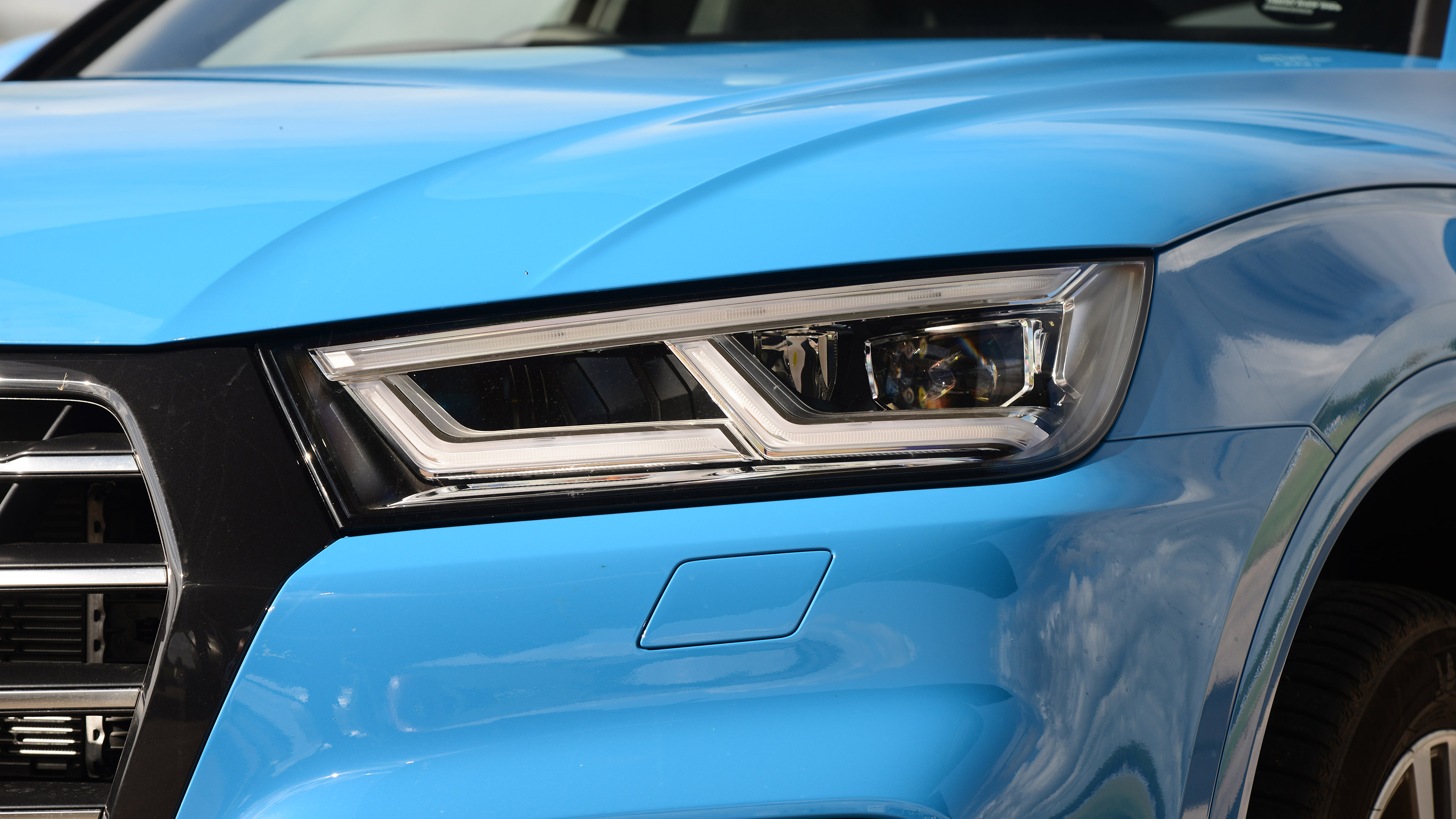 Used Audi Q5 Mk2 - front light